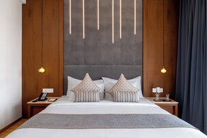 Executive Suite | Egyptian cotton sheets, premium bedding, down comforters