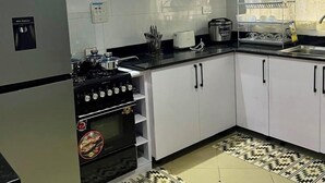Unclassified image, 4 of 22, button - J & S Suites Kampala (Kampala)