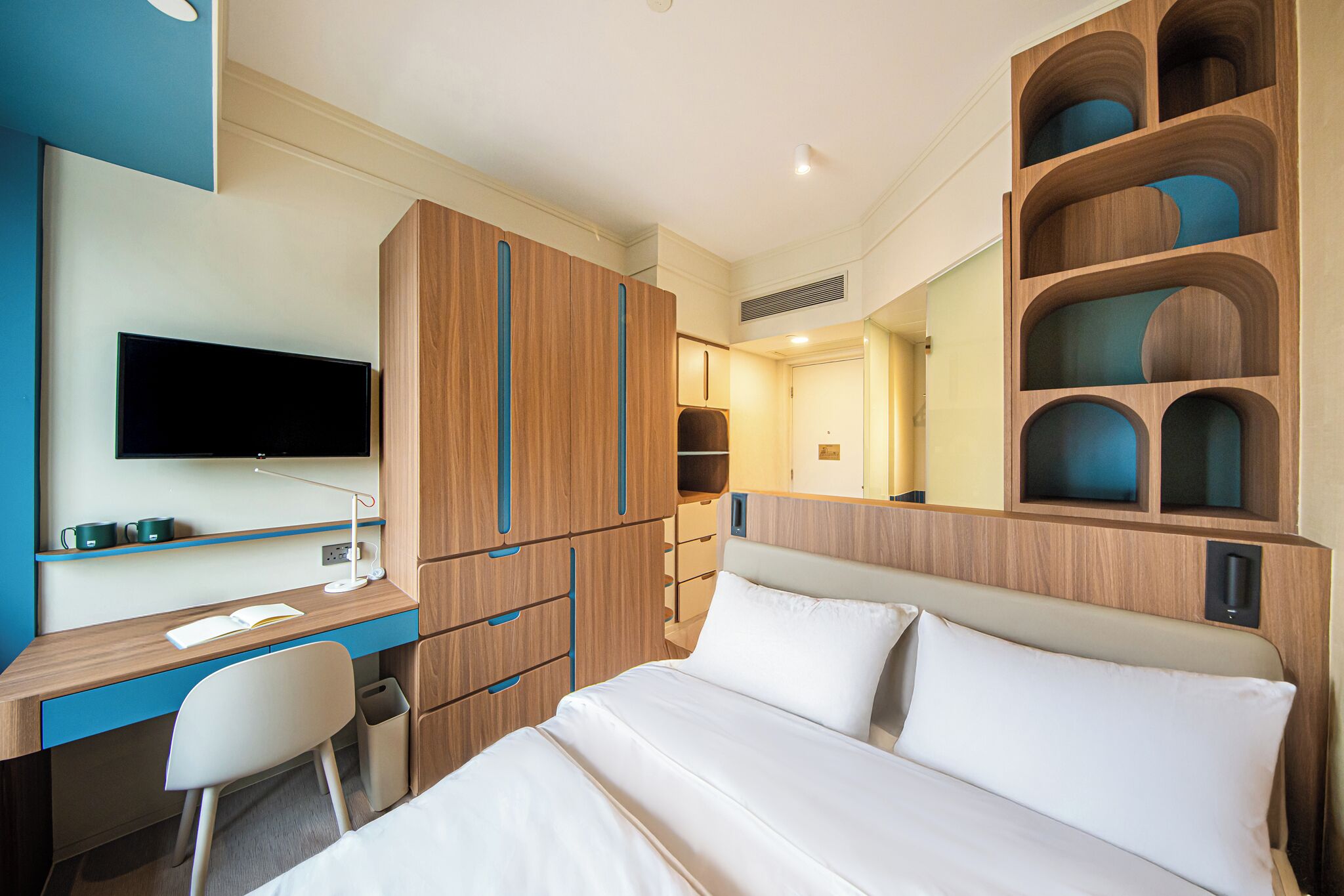 Espace de travail pour ordinateur portable, Wi-Fi gratuit, draps fournis