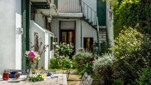 تناول الطعام بالخارج