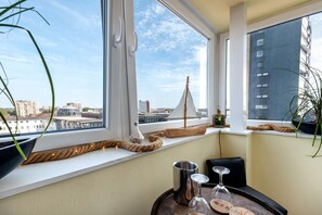 Interior - Holiday Apartment 'Ankerplatz' with Private Terrace and Wi-Fi (Bremerhaven)