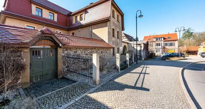 Ferienwohnung 'Pillnitzer Schlossblick' mit Wi-Fi und Klimaanlage