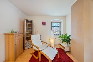 Interior - Apartment 'Pillnitzer Schlossblick' with Wi-Fi and Air Conditioning (Dresden)