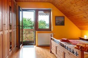 2 室のベッドルーム、アイロン / アイロン台、WiFi (無料)、ベッドシーツ