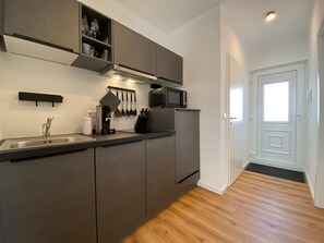 Refrigerador, microondas, parrilla de estufa y lavavajillas 