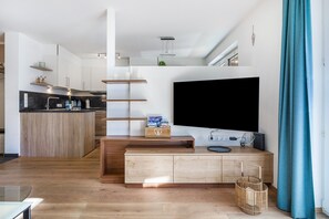 Interior - Apartment 'Ferienwohnung Edelstein' with Mountain View, Private Terrace and Wi-Fi (Neukirchen am Großvenediger)