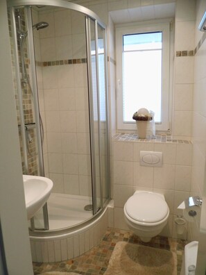 Douche, sèche-cheveux