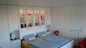 1 bedroom, iron/ironing board, free WiFi