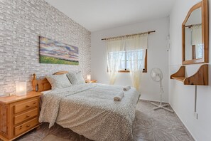 2 chambres, fer et planche Ă repasser, Wi-Fi gratuit, draps fournis