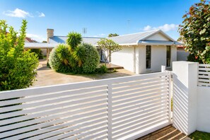 Front of property - Gifford Getaway (Dunsborough)
