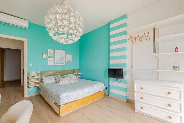 2 chambres, fer et planche à repasser, Wi-Fi, draps fournis