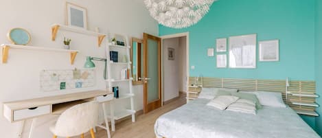 2 chambres, fer et planche à repasser, Wi-Fi, draps fournis