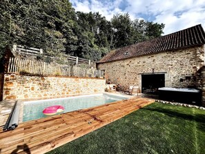 Beheizter Pool