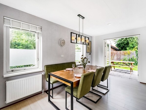 House | Tempat makan