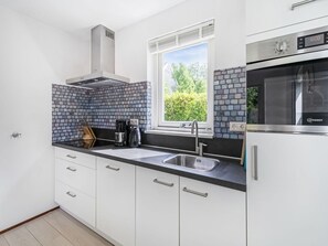 House | Dapur peribadi | Kerusi tinggi