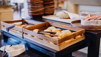 Free daily full breakfast