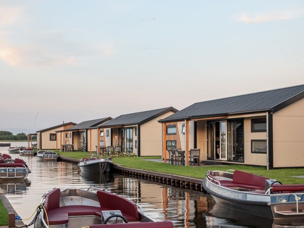Property grounds - Chalet With Private Jetty (Giethoorn)