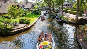 Unclassified image, 4 of 33, button - Chalet With Private Jetty (Giethoorn)