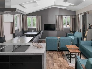 Living room - Chalet With Private Jetty (Giethoorn)