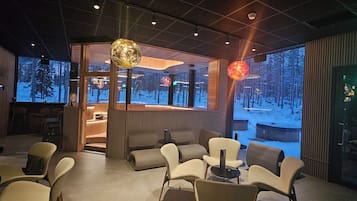 Coin salon dans le hall