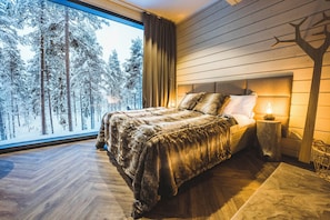 Deluxe Studio Suite | Premium bedding, blackout drapes, free WiFi, bed sheets