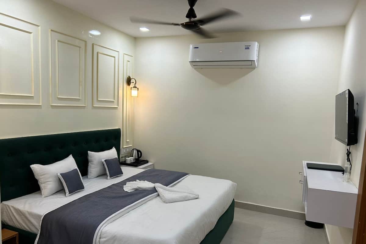 Classic Double Room | WiFi (free), bed sheets