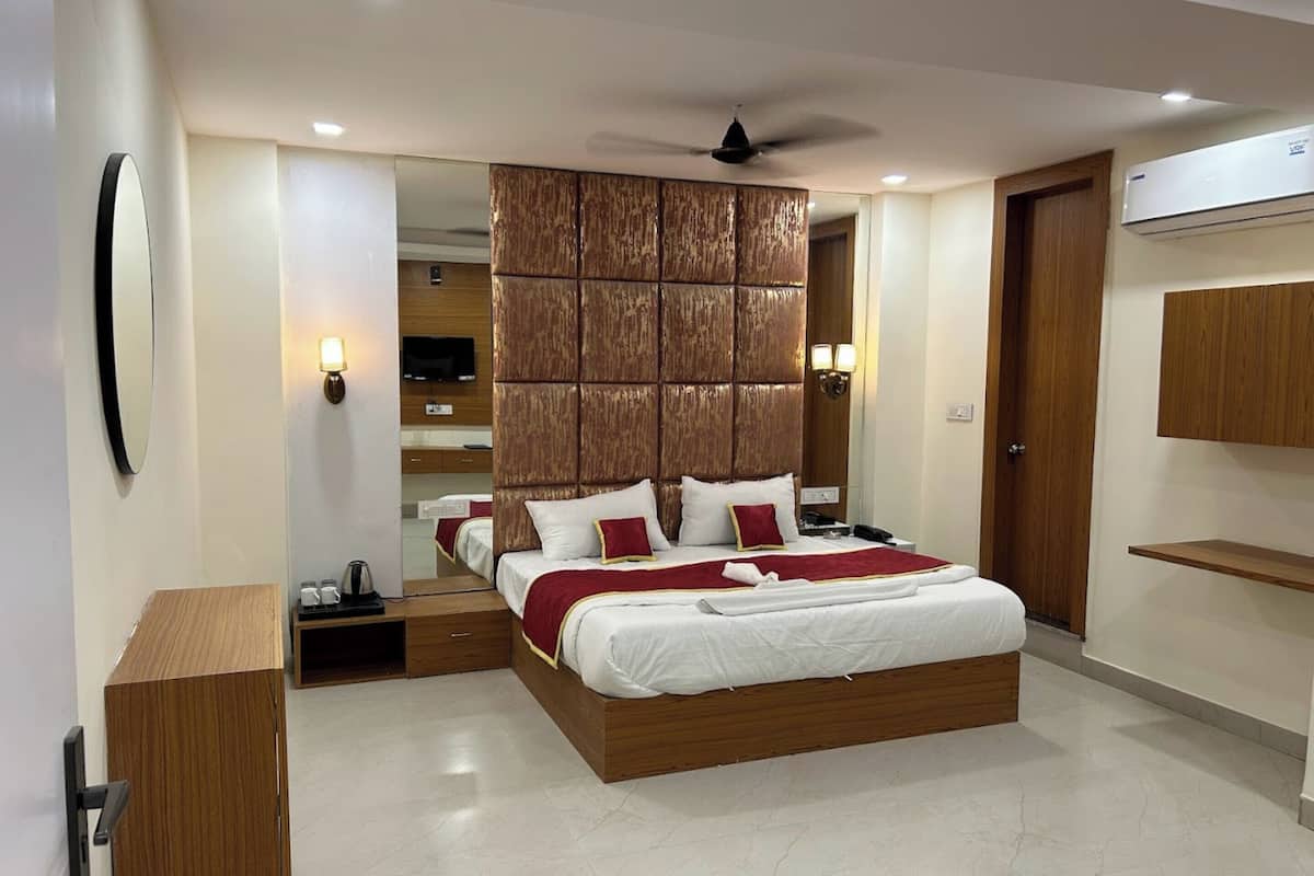 Deluxe Double Room | WiFi (free), bed sheets