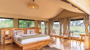 In-room safe, laptop workspace, bed sheets, wheelchair access