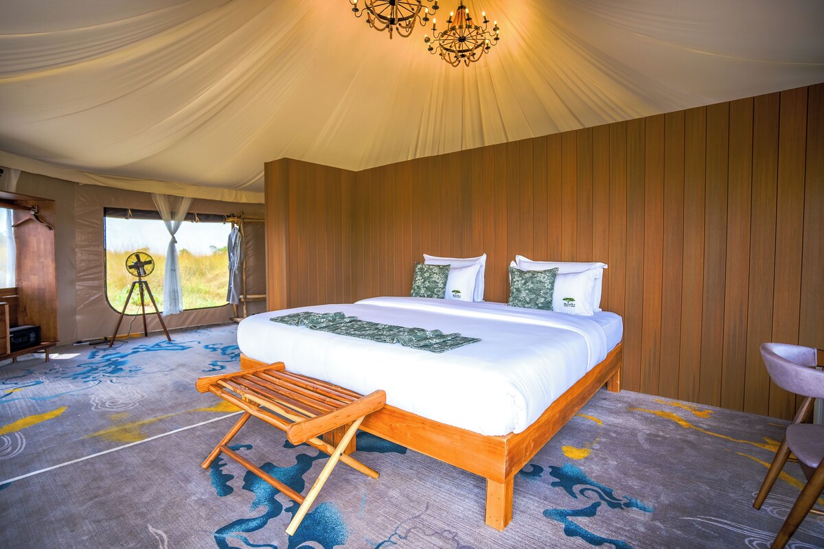 Family Tent | In-room safe, laptop workspace, bed sheets