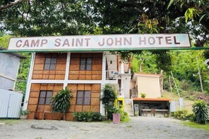 Unclassified image, 5 of 12, button - Camp Saint John Hotel La Union (San Juan)