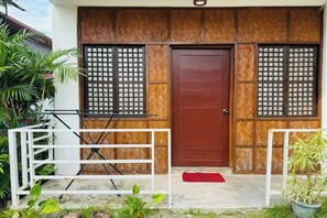 Unclassified image, 3 of 12, button - Camp Saint John Hotel La Union (San Juan)
