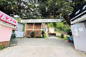Unclassified image, 5 of 12, button - Camp Saint John Hotel La Union (San Juan)