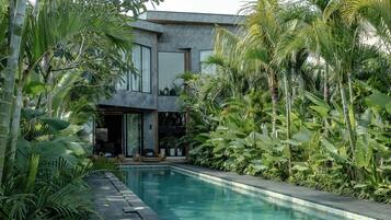 Private pool