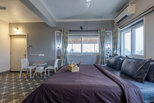 Deluxe Suite, Balcony, Hill View | 1 bedroom, desk, laptop workspace, soundproofing - The Baga Pescador (Baga)