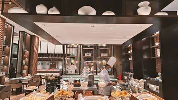 Free daily self-serve breakfast