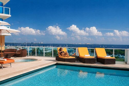 Modern Grove Suite | Bay Views & Walkable
