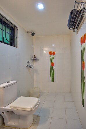 Deluxe Cottage, Balcony | Bathroom