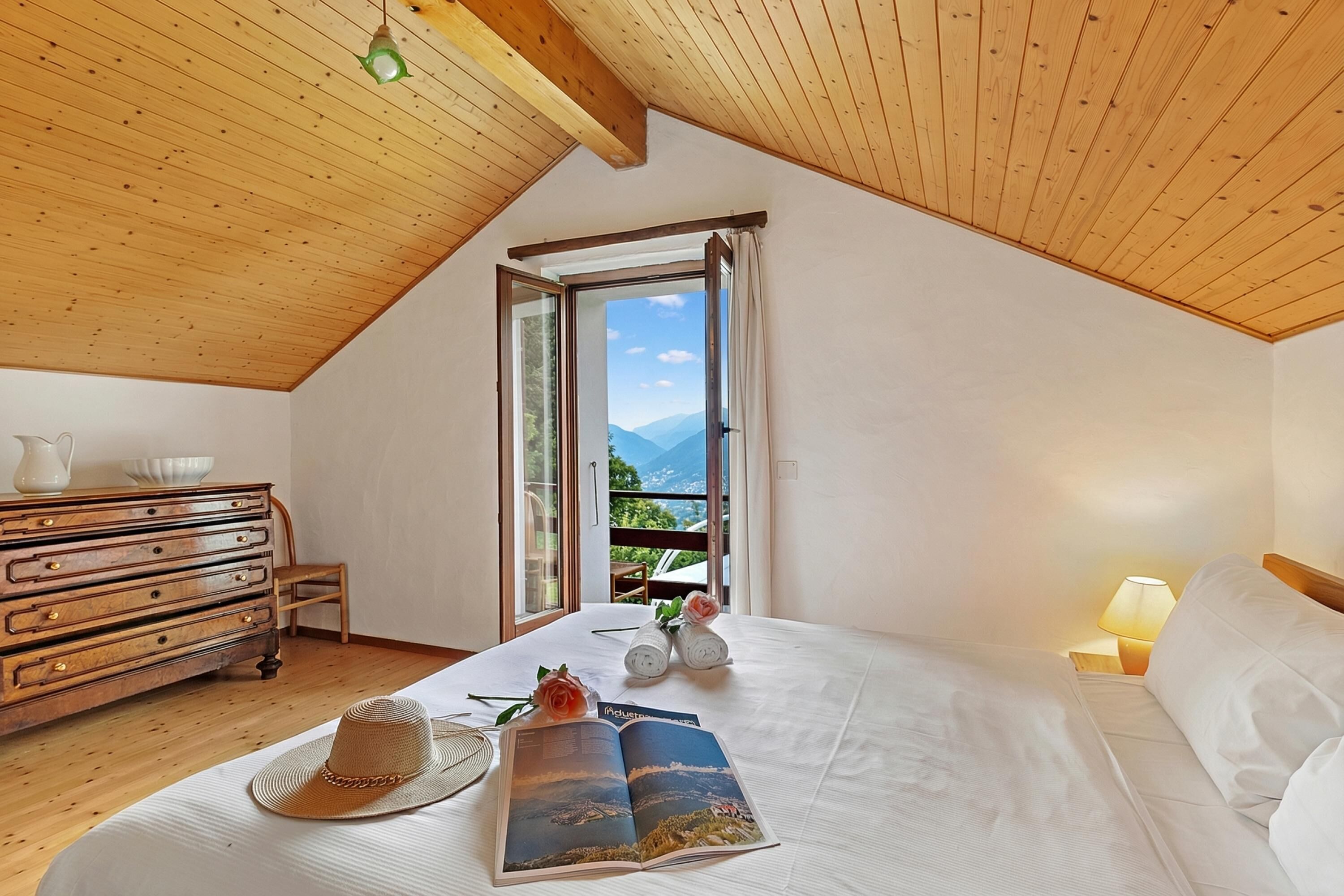 Familienchalet, Mehrere Schlafzimmer, Bergseite (Rustico San Martin) | 1 Schlafzimmer, kostenloses WLAN, Bettwäsche