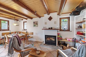 Family Chalet, Multiple Bedrooms, Mountainside (Rustico San Martin) | Interior - Rustico San Martin (Cugnasco-Gerra)