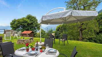 Tempat makan outdoor