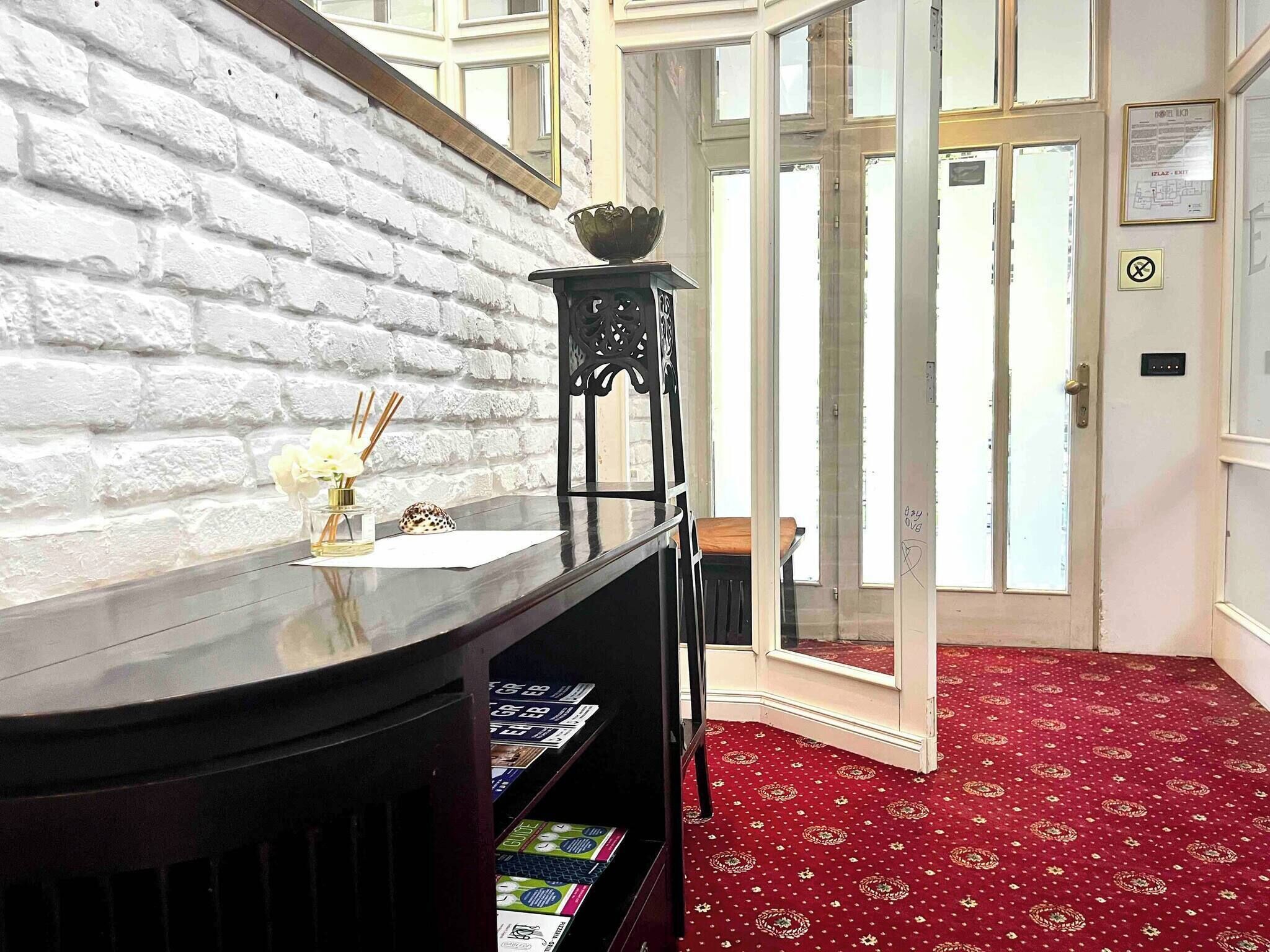 Apartment, 2 Bedrooms, Balcony, City View | Property grounds