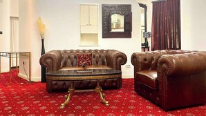 อพาร์ทเมนท์, 2 ห้องนอน, ระเบียง, วิวเมือง | บริเวณนั่งเล่น