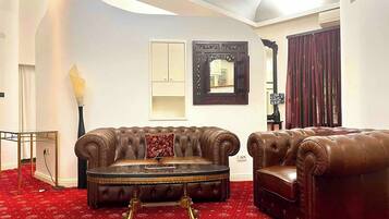 Apartment, 2 Bedrooms, Balcony, City View | Living area