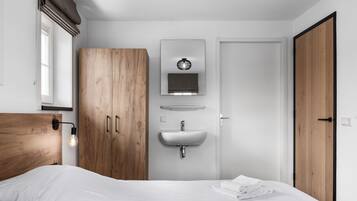 3 bedrooms, individually furnished, bed sheets