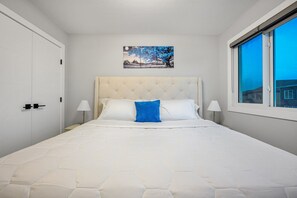 6 عدّة غرف نوم ومكتب ومكواة/لوح كي وواي فاي