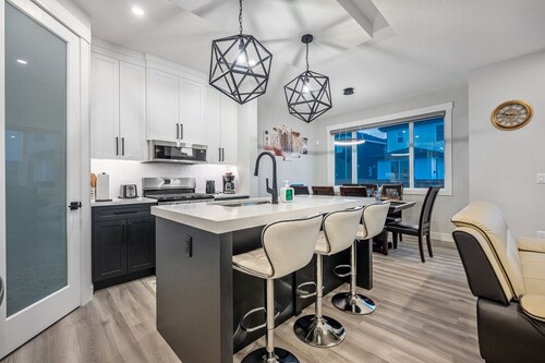 Executive Space for Everyone (King beds). Come Stay Refreshed, Renewed & Reset. 