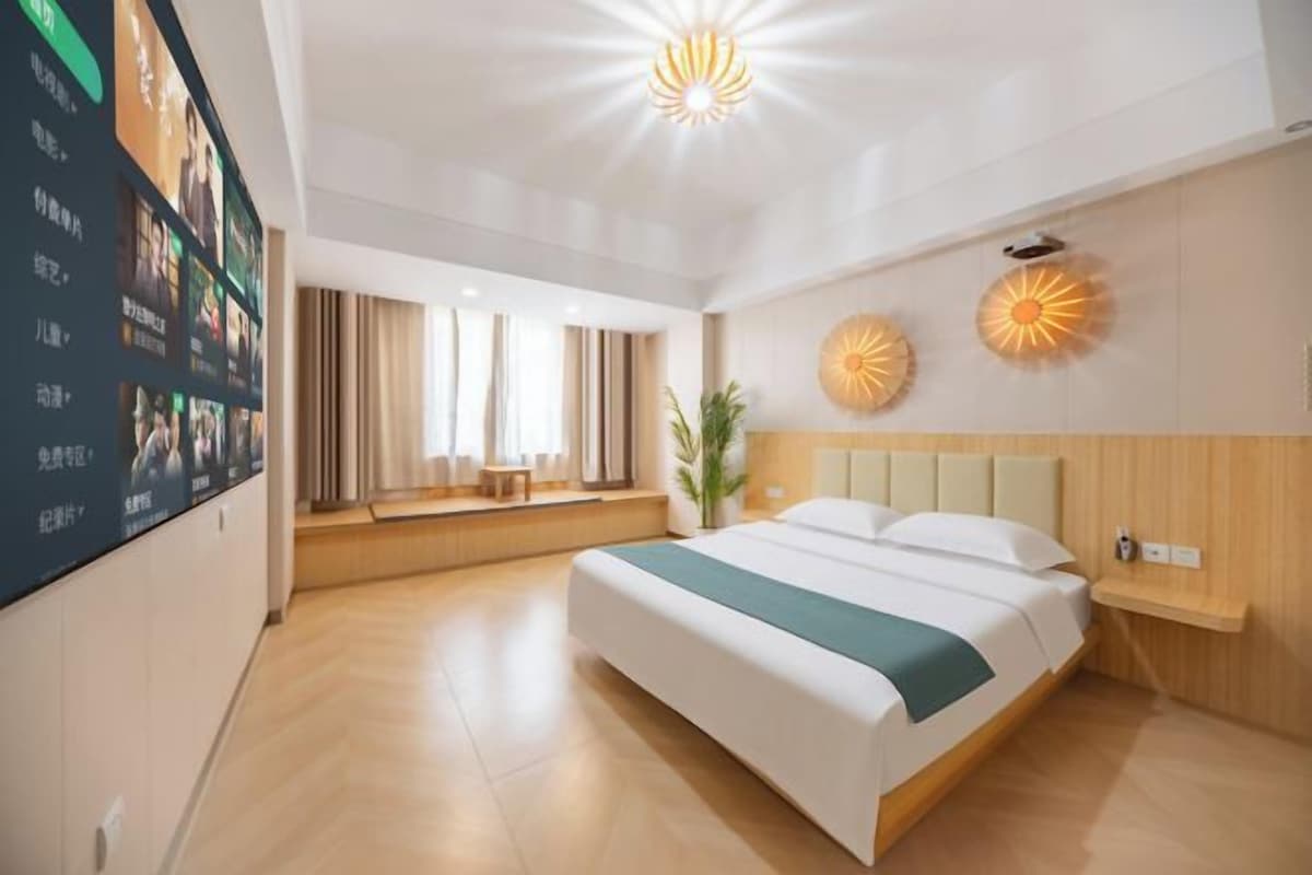 Featured Simple Room (Double Bed)