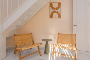 Dúplex | Minibar, decoración personalizada, wifi gratis y ropa de cama