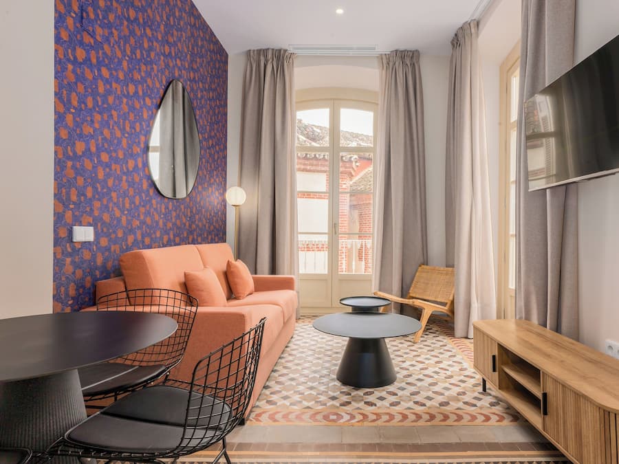 Apartment | Wohnbereich | 40-Zoll-LED-Fernseher mit Kabelempfang