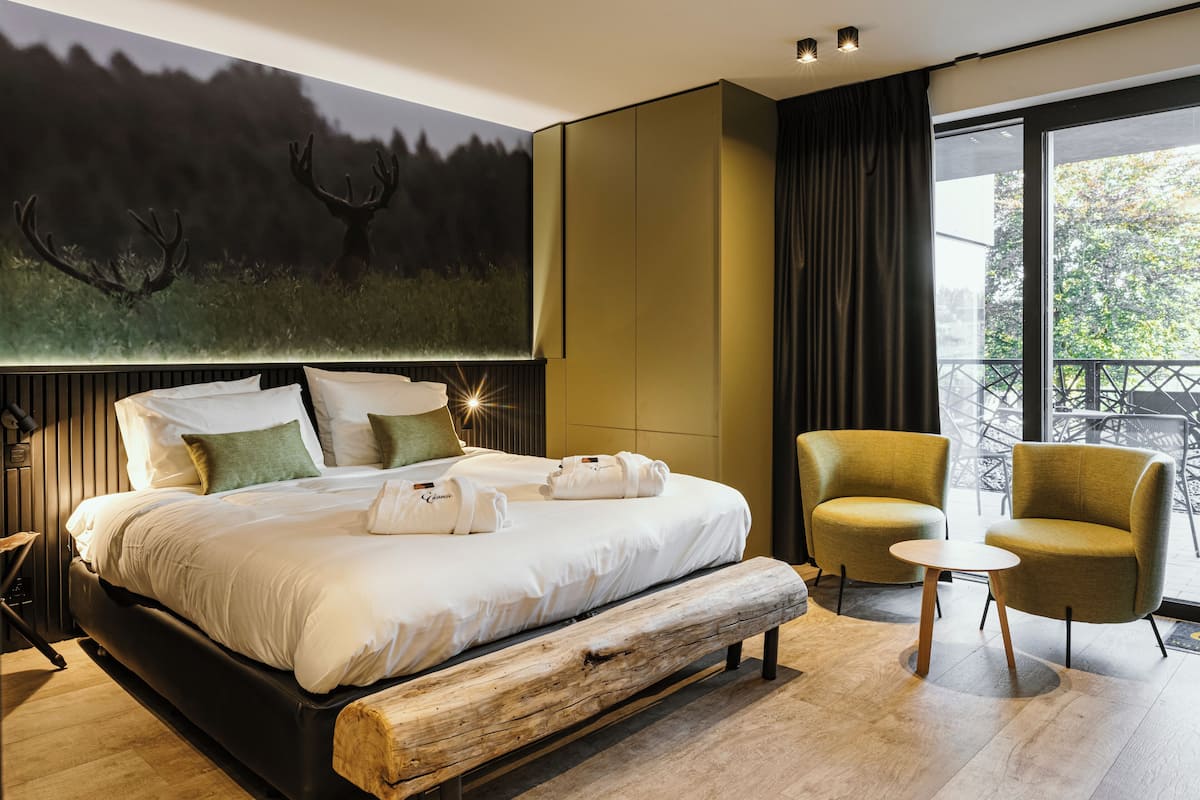 Luxury Suite, 1 Bedroom, Jetted Tub, Garden View